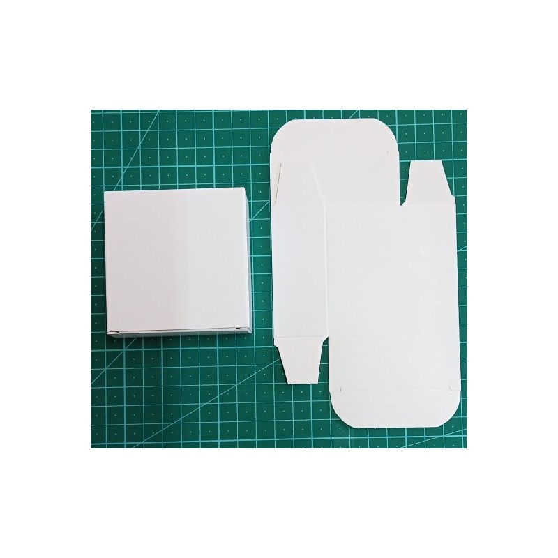 25 x white square box 70 x 70 x 30mm